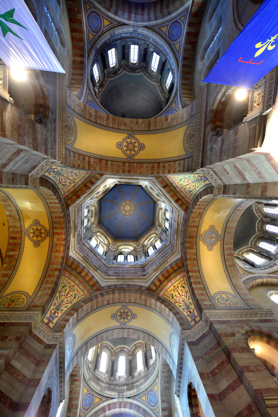 PROCESSION -sainte-marie.