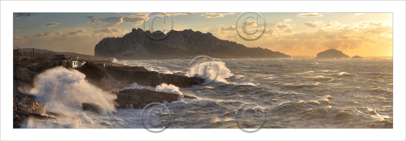 VAGUES ET MISTRAL  CALANQUE DE SAMENA ET CALANQUE DU MAUVAIS PAS,La calanque du mauvais pas à été le un des lieux ou le plongeur Jacques Mayol à pris conscience  de ses capacités physique d'apneiste,et une de mes premiéres rencontre d'une de mes legendes.Calanques Provence Marseille photo couleurFORMAT DISPONIBLE    33X95cm ( et 20X60cm en vente direct uniquement )pas de telechargement disponible.A chaque format correspond une éditions limitée spécifique .© collection P GUZIKA titre indicatif suivant la finition, tarif encadré vente direct:33   x 95 cm   99€20   x 60 cm   39€disponible en  30 X10 cm  sur stand en vente directDISPONIBLE SUIVANT STOCK -  CRÉATION JOURNALIERE  -
