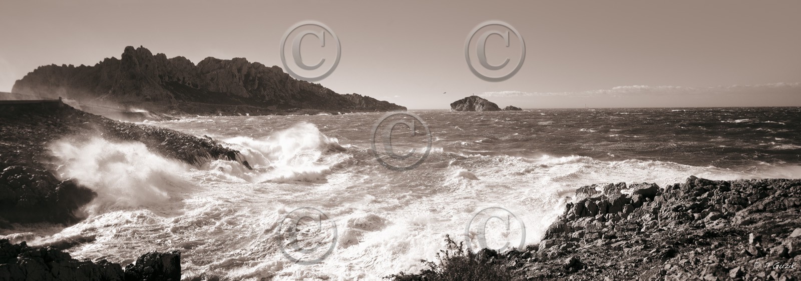 MISTRAL A MARSEILLE DANS LA CALANQUE DU TROU COULEUR SELENIUMCalanques Provence Marseille photo couleurFORMAT DISPONIBLE  150X52cm  33X95cm ( et 20X60cm en vente direct uniquement )pas de telechargement disponible.A chaque format correspond une éditions limitée spécifique .© collection P GUZIKA titre indicatif suivant la finition, tarif encadré vente direct:150 x 52 cm 180€33   x 95 cm   99€20   x 60 cm   39€disponible en  30 X10 cm  sur stand en vente directDISPONIBLE SUIVANT STOCK -  CRÉATION JOURNALIERE  -