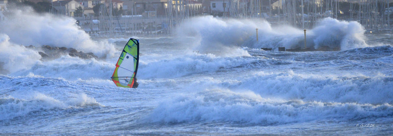 TEMPETE ZEUS MARSEILLE ,PLAGE DU PRADO,WINDSURF, PLANCHE À  VOILE