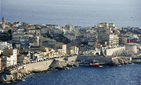 ref-930-corniche-vallon-des-auffes-aerienne-livre-marseille-lyr1f0023.jpg