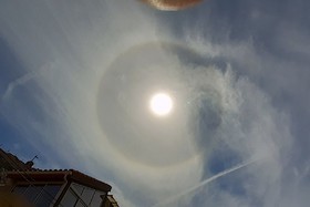 Un halo s’est dessiné autour du soleil