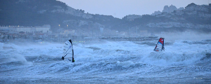 TEMPETE ZEUS MARSEILLE ,PLAGE DU PRADO,WINDSURF, PLANCHE À  VOILE