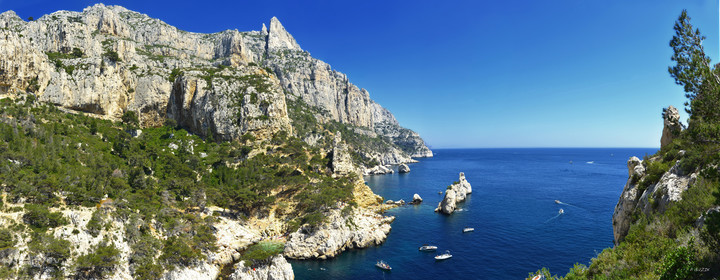 site-ref-2022-3-158-x-58-retouche-2-sans-personne-calanque-de-sugiton-original-000.jpg