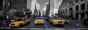 TAXI NEW YORK CITY MANHATTAN  BLACK AND COLORS 7EME  AVENUE Madison Square GardenNew york photo panoramique noir et blanc FORMAT DISPONIBLE    33X95cm ( et 20X60cm en vente direct uniquement )pas de telechargement disponible.A chaque format correspond une éditions limitée spécifique .© collection P GUZIKA titre indicatif suivant la finition, tarif encadré vente direct:150 x 52 cm 180€   non disponible33   x 95 cm   99€20   x 60 cm   39€disponible en  30 X10 cm  sur stand en vente directDISPONIBLE SUIVANT STOCK -  CRÉATION JOURNALIERE  -