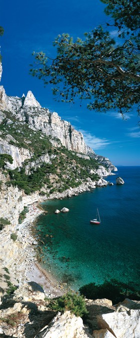 CALANQUE DES PIERRES TOMBÉES Calanques Provence Marseille photo couleurFORMAT DISPONIBLE  150X60cm & 120x50cm uniquementpas de telechargement disponible.A chaque format correspond une éditions limitée spécifique .© collection P GUZIKA titre indicatif suivant la finition, tarif encadré vente direct:150 x 60 cm 240€DISPONIBLE SUIVANT STOCK -  CRÉATION JOURNALIERE  -