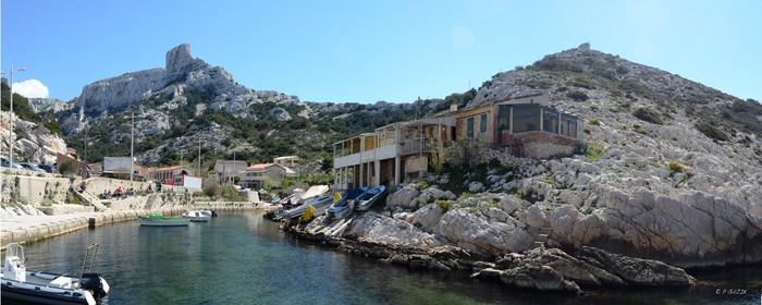 CALANQUE DE CALELONGUECalanques Provence Marseille photo couleurFORMAT DISPONIBLE   120x50cm uniquementpas de telechargement disponible.A chaque format correspond une éditions limitée spécifique .© collection P GUZIKDISPONIBLE SUIVANT STOCK -  CRÉATION JOURNALIERE  -