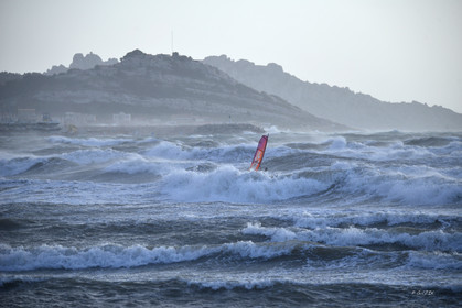TEMPETE ZEUS MARSEILLE ,PLAGE DU PRADO,WINDSURF, PLANCHE À  VOILE
