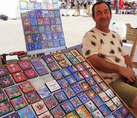 MARCHE D'ETE SUR LE VIEUX PORT