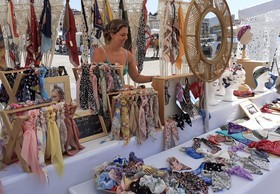 MARCHE D'ETE SUR LE VIEUX PORT