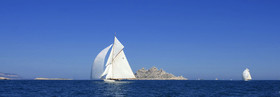 Archipel des Iles de Riou et vieux gréementsCalanques provence MarseilleFORMAT DISPONIBLE   33X95cm ( et 20X60cm en vente direct uniquement )pas de telechargement disponible.A chaque format correspond une éditions limitée spécifique .© collection P GUZIKA titre indicatif suivant la finition, tarif encadré vente direct:33   x 95 cm   99€20   x 60 cm   39€