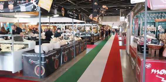 Je suis présent à la foire de Marseillle 2024  horaire 10 h à 19h en semaine              10h à  20h le week end              10h à 23h le vendredi 27 septembre pour la nocturne