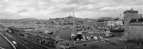 BELLEM ENTRANT DANS LE VIEUX PORT DE MARSEILLE NOIR ET BLANC , plein formatFORMAT DISPONIBLE  150X52cm  33X95cm ( et 20X60cm en vente direct uniquement ) telechargement disponible.A chaque format correspond une éditions limitée spécifique .© collection P GUZIKA titre indicatif suivant la finition, tarif encadré vente direct:150 x 52 cm 180€33   x 95 cm   99€20   x 60 cm   39€