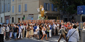 ref-700-50x100-vierge-procession-marseille-panier-livre-dsc_1288.jpg