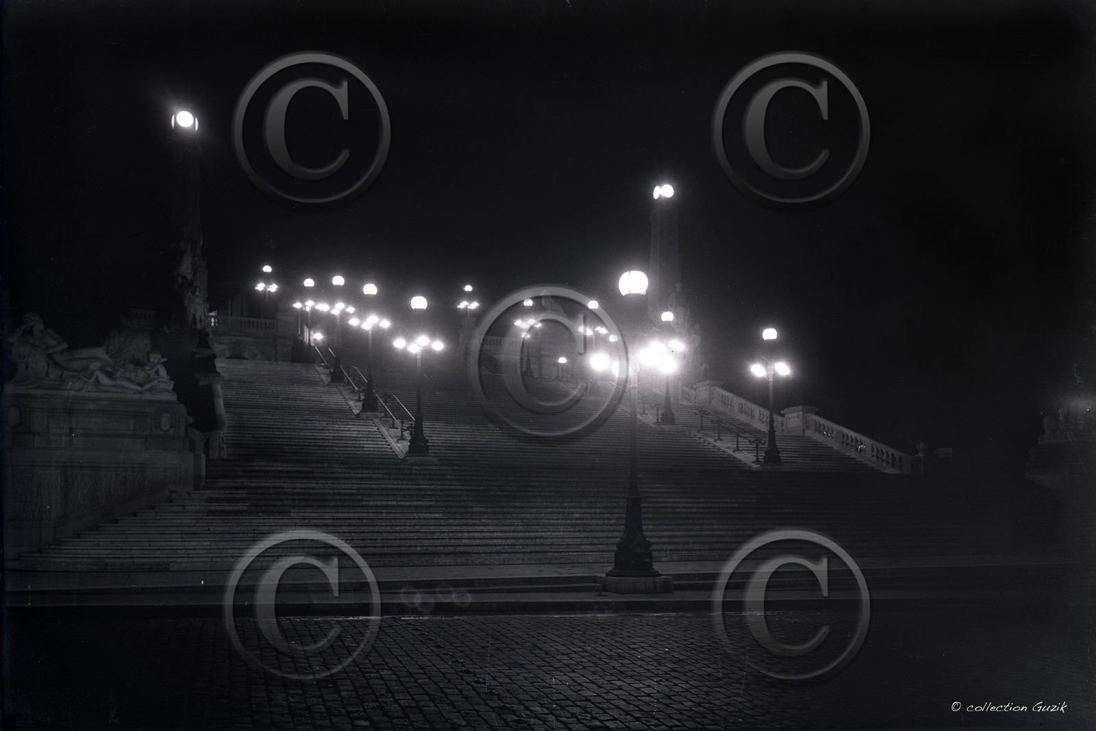 ref-plaques-1900013-escalier-nuit-gare-st-charles-60x90.jpg