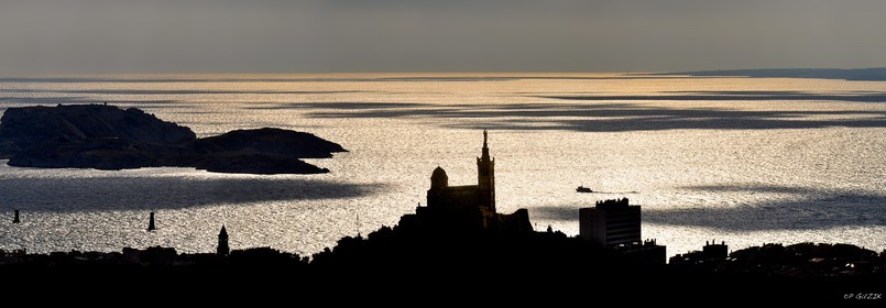 OMBRE ET LUMIERE - plein format -FORMAT DISPONIBLE 33X95cm 20X60cmPas de telechargementA chaque format correspond une éditions limitée spécifique .© collection P GUZIK