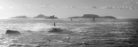 MISTRAL SUR LA CORNICHE ET LE FRIOUL NOIR ET BLANC MARSEILLE  ,plein formatFORMAT DISPONIBLE  150X52cm  33X95cm ( et 20X60cm en vente direct uniquement )pas de telechargement disponible.A chaque format correspond une éditions limitée spécifique .© collection P GUZIKA titre indicatif suivant la finition, tarif encadré vente direct:150 x 52 cm 180€33   x 95 cm   99€20   x 60 cm   39€