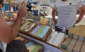 LE MARCHE D'ETE SUR LE VIEUX PORTE DE MARSEILLE