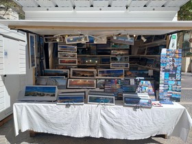 LE CABANON DU PHOTOGRAPHE SUR  LE MARCHÉ D'ÉTÉ 2024  À MARSEILLE EN BAS DE LA CANEBIÉRE,