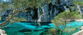PLUS DISPONIBLE  EN 150X60cm CALANQUE D'EN VAU LAGON integrale en 150 x 60 cm Calanques Provence Marseille photo couleurFORMAT DISPONIBLE   120x50cm uniquementpas de telechargement disponible.A chaque format correspond une éditions limitée spécifique .© collection P GUZIKA titre indicatif suivant la finition, tarif encadré vente direct:150 x 60 cm 240€DISPONIBLE SUIVANT STOCK -  CRÉATION JOURNALIERE  -